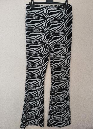 Стильные штаны клеш