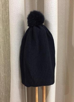 Легкая вязаная демисезонная шапка burvin с натуральным балабоном и шарф2 фото