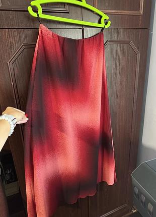 Жіночий костюм: довга спідниця + кофта на гудзиках.