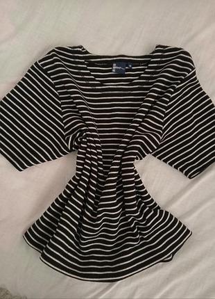 Футболка  в полоску