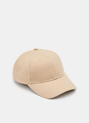 Бежевая мужская бейсболка кепка