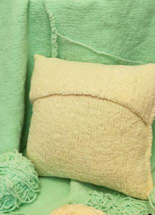 Подушка в'язана.