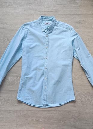 Голубая мужская рубашка