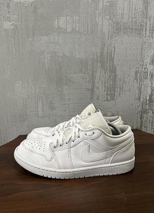 Кросівки jordan tripple white 45р