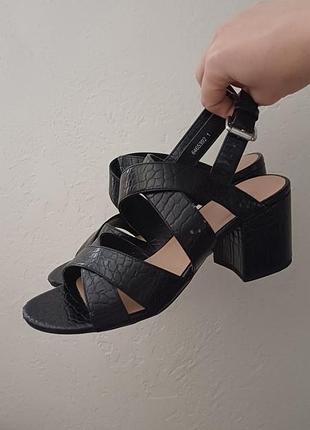 Босоножки 39 размер new look