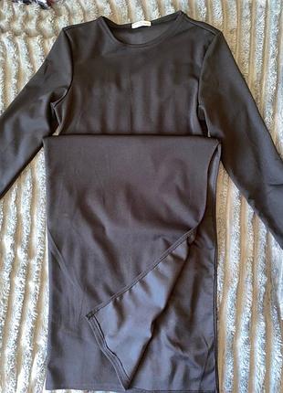 Сукня з розрізом