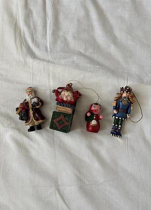 Новорічні іграшки