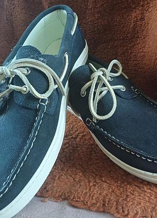 Макасіни  кеди туфлі лофери