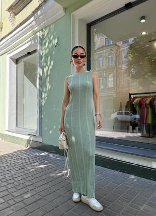 Довга сукня оливкового кольору