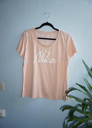 Жіноча спортивна футболка nike