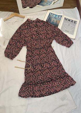 Платье в цветочный принт mango