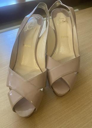 Туфлі- відомого бренду louboutin