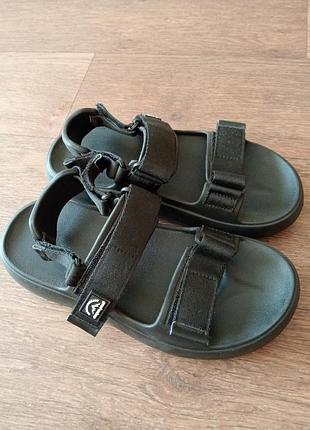 Сандалі босоніжки жіночі