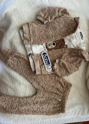 Дитячий костюм трійка. по бірці 80 розмір. костюм без утеплення.