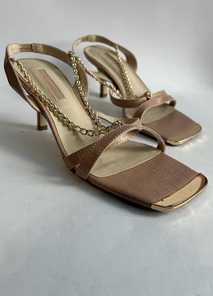 Нові жіночі босоніжки від dorothy perkins