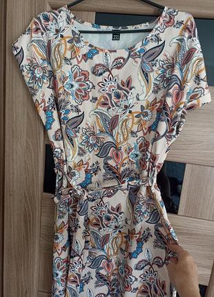 Женское платье бренда shein