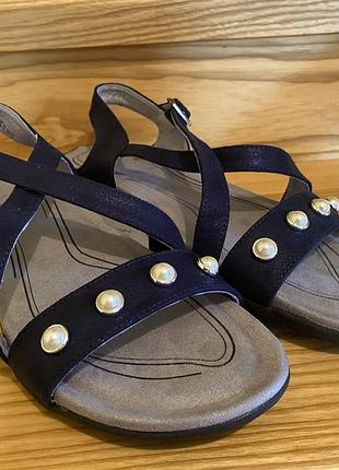 Босоніжки жіночі, код 02