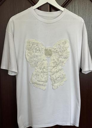 Футболка з великим красим бантом😍