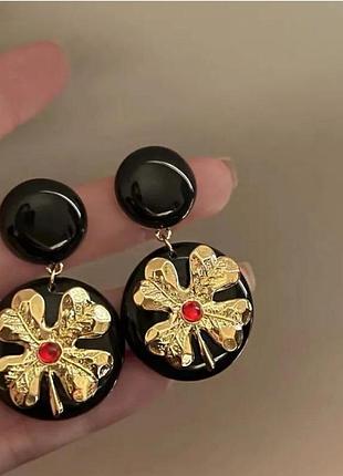 Сережки листя конюшини
