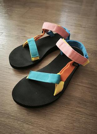 Босоножки teva размер 39