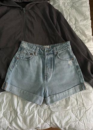 Шорти stradivarius