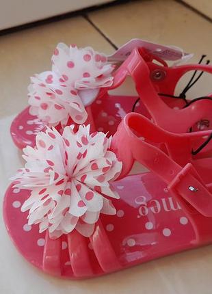 Босоніжки пляжні для дівчинки, розмір 20, фірми nutmeg