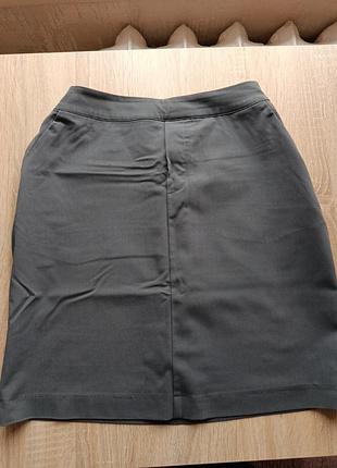 Красива офісна спідниця