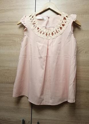 Нарядна легка блуза