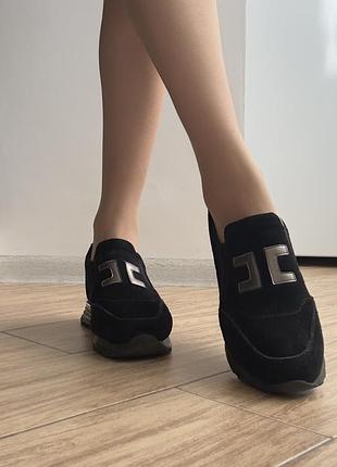 Дуже гарні кросівки-моксини!