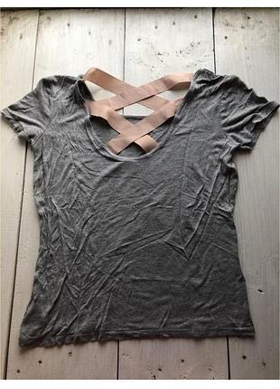 Легкая футболка