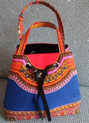 Яскрава сумка