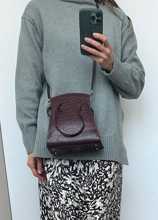 Кожаная винтажная крошка в цвете бургунди интересной формы