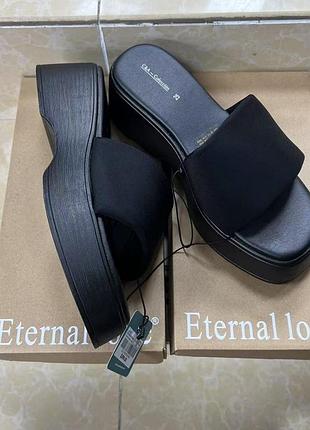 Шльопанці жіночі