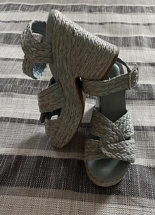 Плетені босоніжки primark в стилі jimmy choo