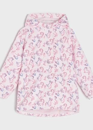 Гарна вітровка для дівчинки
