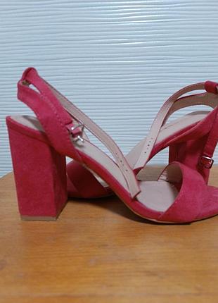 Босоножки sinsay