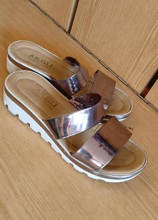 Шлепанцы женские. 39 размер.