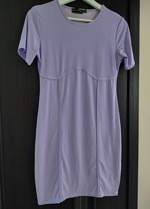 Платье платья лавандового цвета