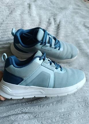 Кросівки фірмові "vty" підліткові р.37.