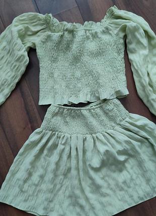 Літній костюм (спідниця та топ) жіночий bershka