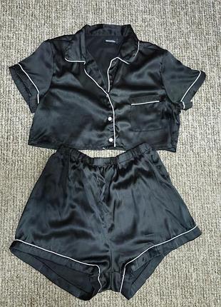 Атласна піжама