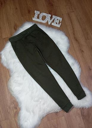 Спортивні штани колір хаккі на 9-10 років