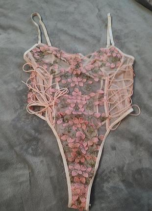 Рожевий боді з вишивкою