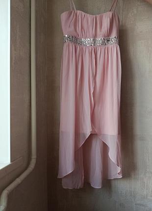 Легкое нежное платье.