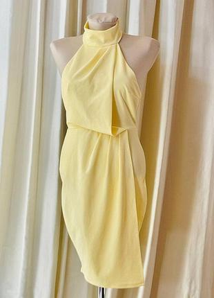 Шикарна жіноча вечірня сукня з відкритою спиною