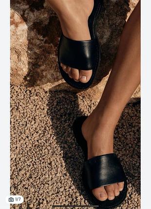 Zara тапки шльопки 37 розмір з натуральної шкіри чорні