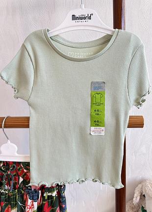 Базова футболка в рубчик від primark cares на 4-5 років, 98-104 см.