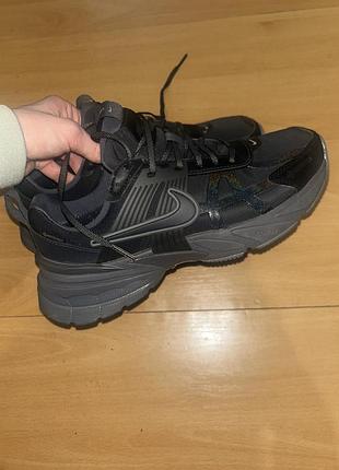 Кросівки жіночі nike flyknit 1 team red cross blue background card gore-tex black iron grey5 фото