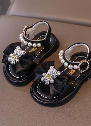 Босоніжки для маленьких дівчаток