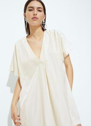 Свободное молочное короткое платье h&m